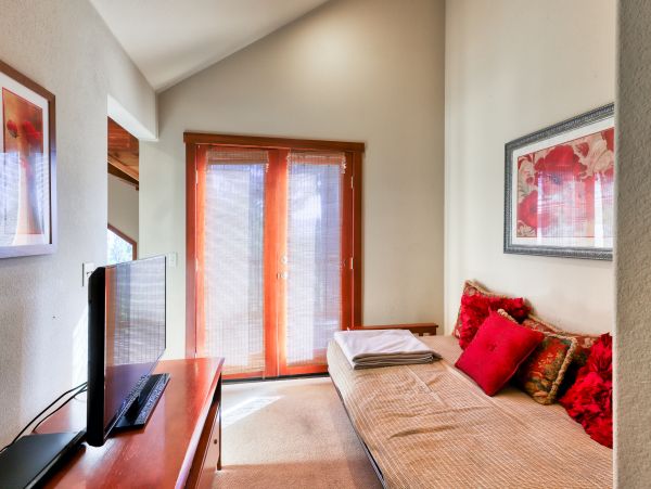 Yosemite Area Home 984843
