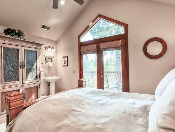 Yosemite Area Home 984843