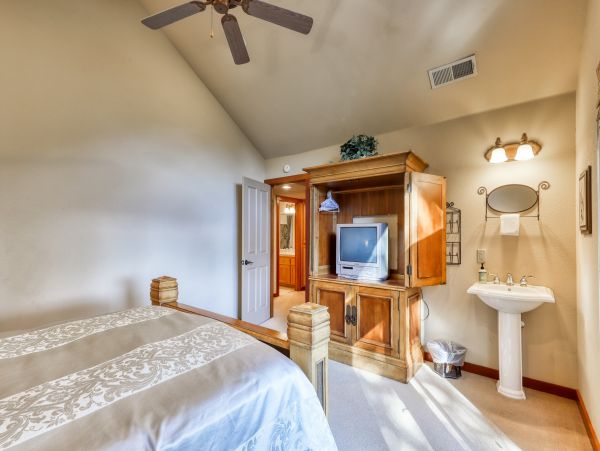 Yosemite Area Home 984843