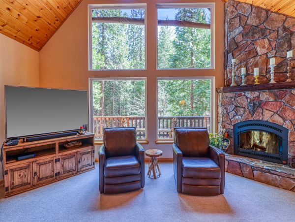 Yosemite Area Home 984845