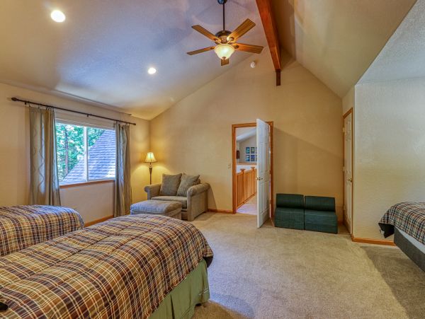 Yosemite Area Home 984845