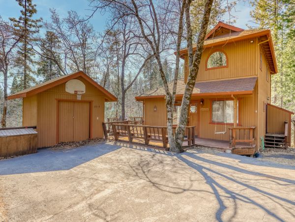 Yosemite Area Home 984847