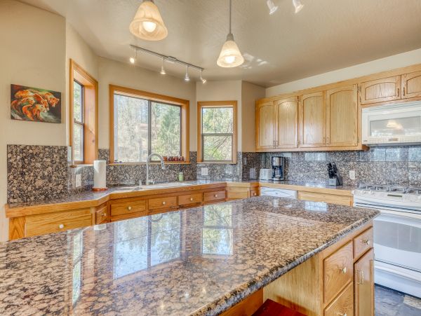 Yosemite Area Home 984847