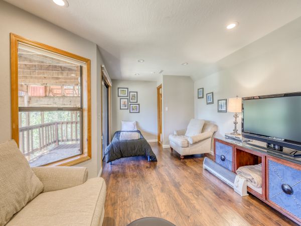 Yosemite Area Home 984847