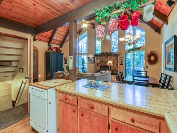 Yosemite Area Home 984849