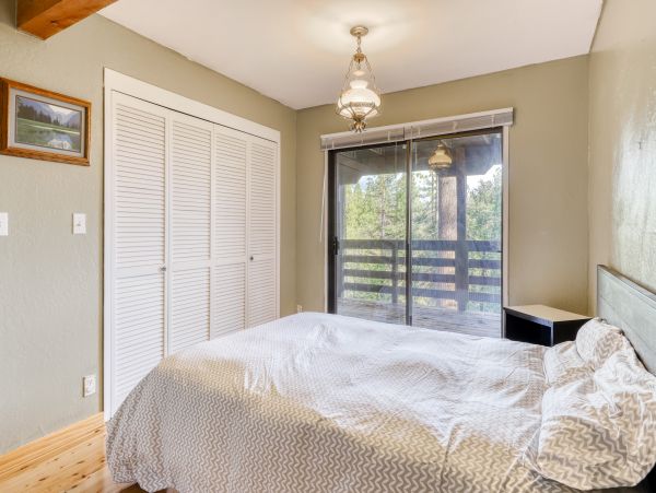 Yosemite Area Home 984850