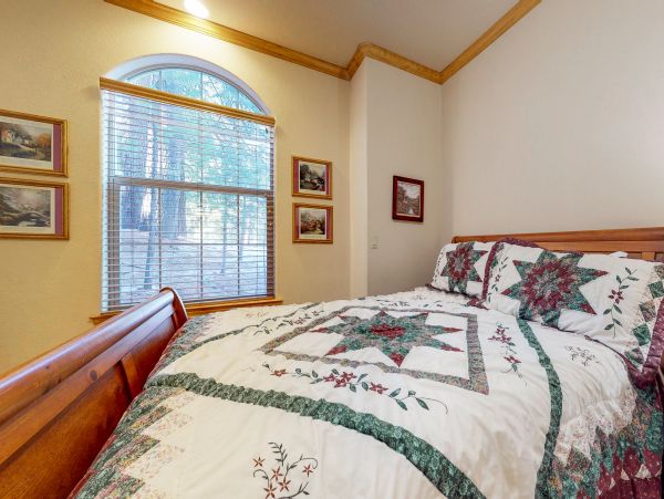 Yosemite Area Home 984851