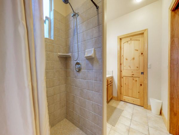 Yosemite Area Home 984851