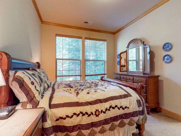 Yosemite Area Home 984851