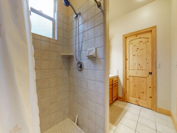 Yosemite Area Home 984851