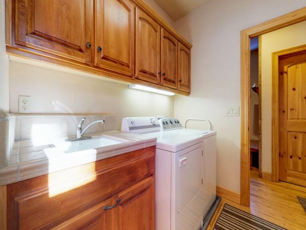 Yosemite Area Home 984851