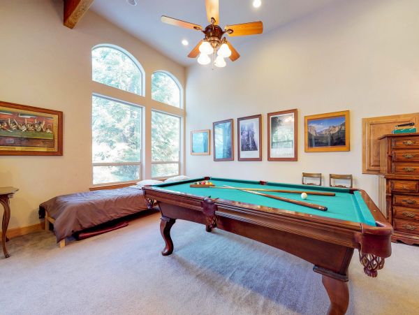 Yosemite Area Home 984851
