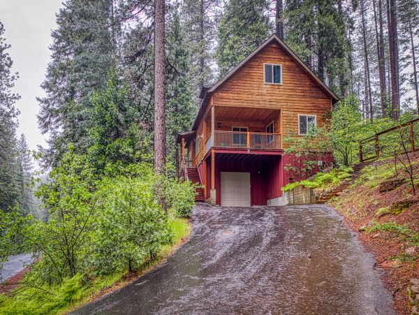 Yosemite Area Home 984852