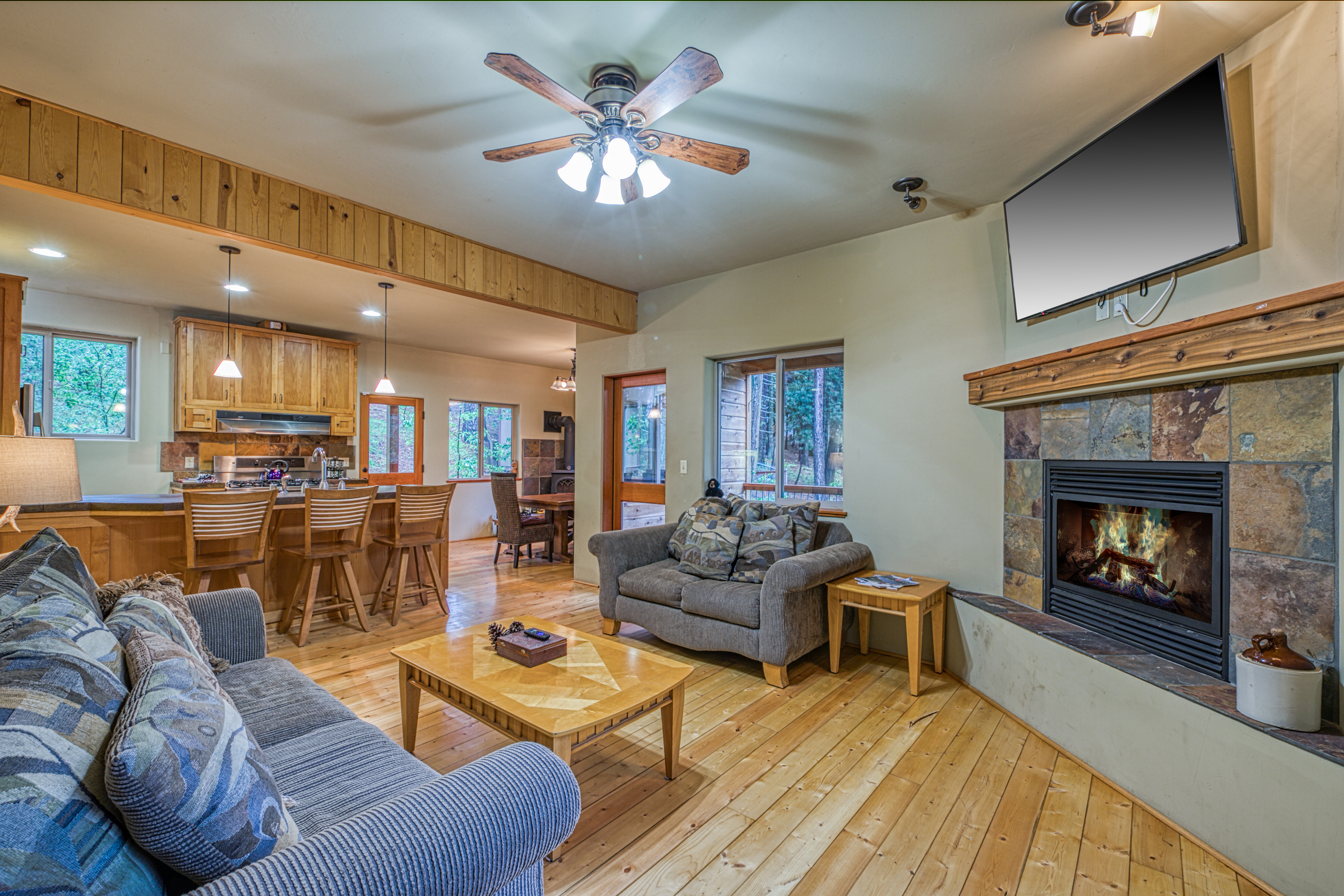 Yosemite Area Home 984852