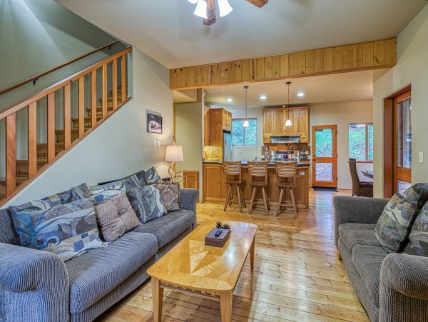 Yosemite Area Home 984852