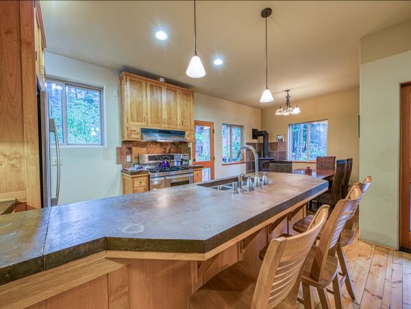 Yosemite Area Home 984852