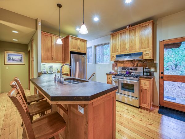 Yosemite Area Home 984852