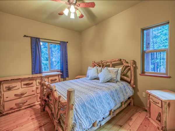 Yosemite Area Home 984852