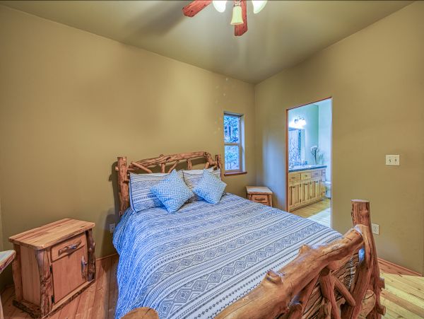 Yosemite Area Home 984852