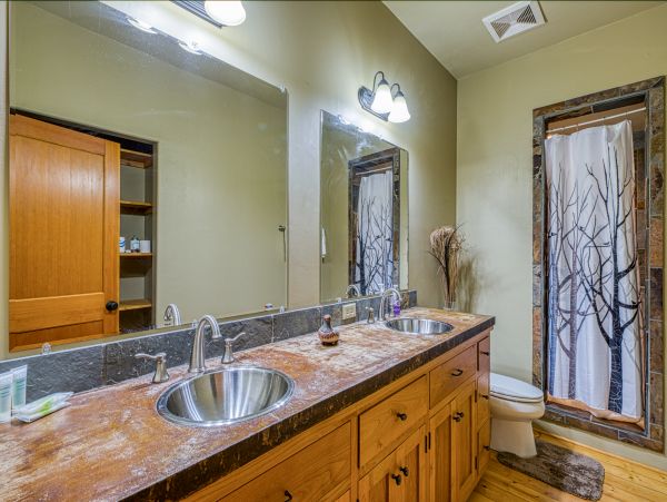 Yosemite Area Home 984852