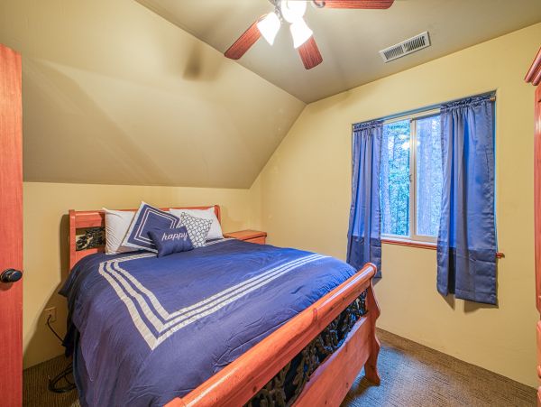 Yosemite Area Home 984852