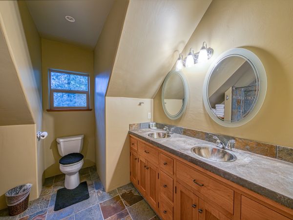 Yosemite Area Home 984852