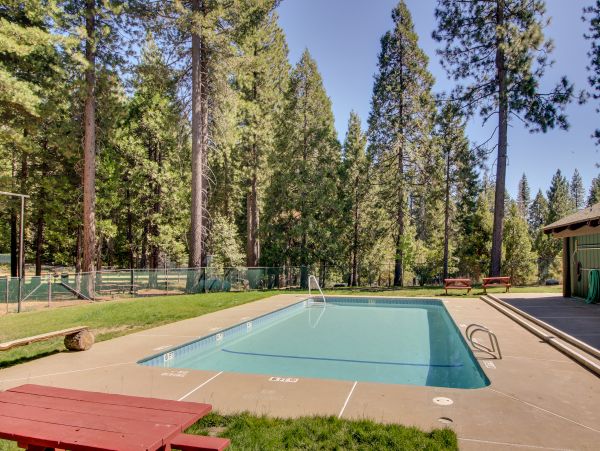 Yosemite Area Home 984852