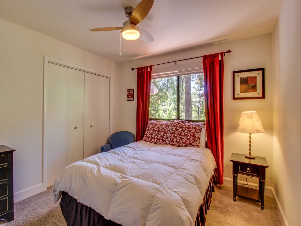 Yosemite Area Home 984858