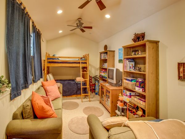 Yosemite Area Home 984858