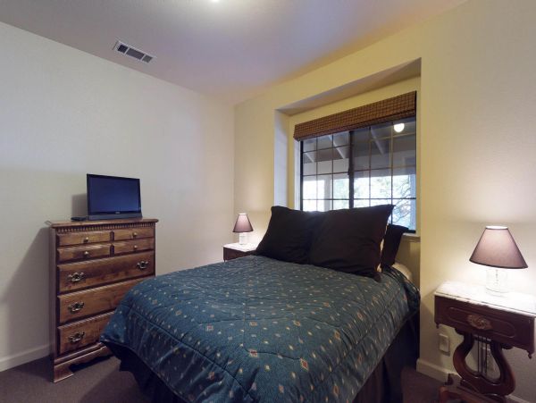 Yosemite Area Home 984863
