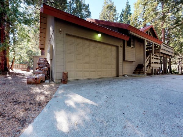 Yosemite Area Home 984863