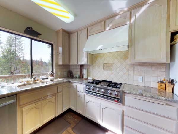 Yosemite Area Home 984873