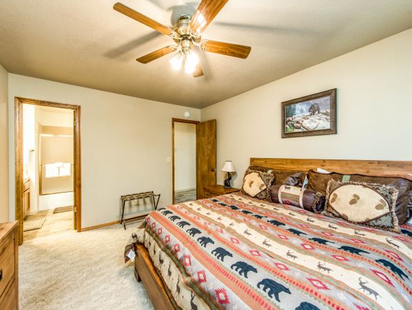 Yosemite Area Home 984875