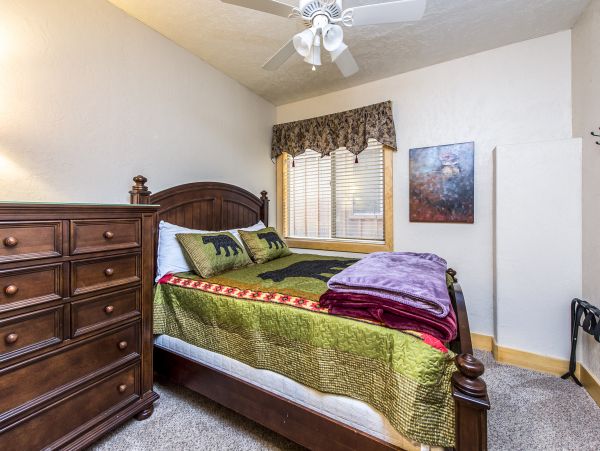 Yosemite Area Home 984877