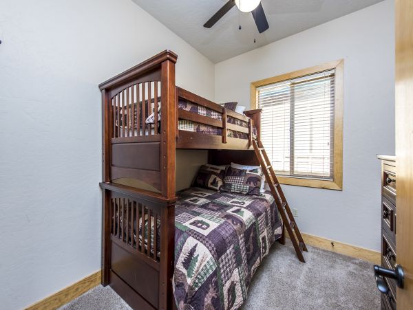 Yosemite Area Home 984877