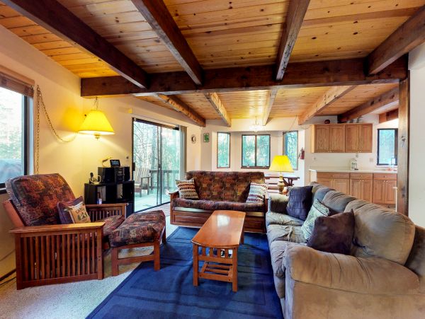 Yosemite Area Home 984881
