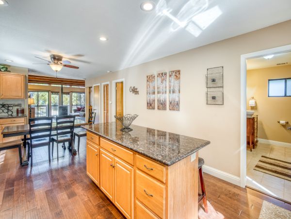 Yosemite Area Home 984885