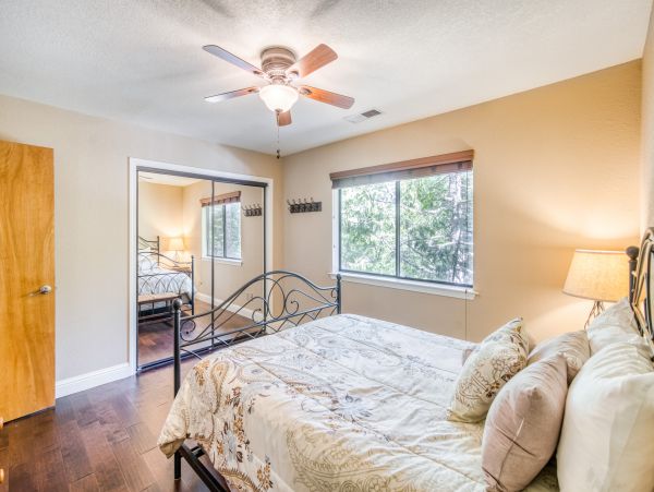 Yosemite Area Home 984885