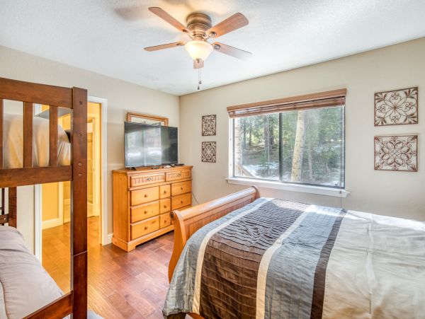 Yosemite Area Home 984885