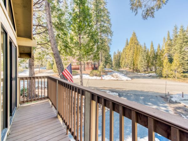 Yosemite Area Home 984885