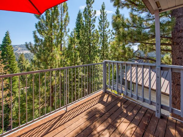 Yosemite Area Home 984888