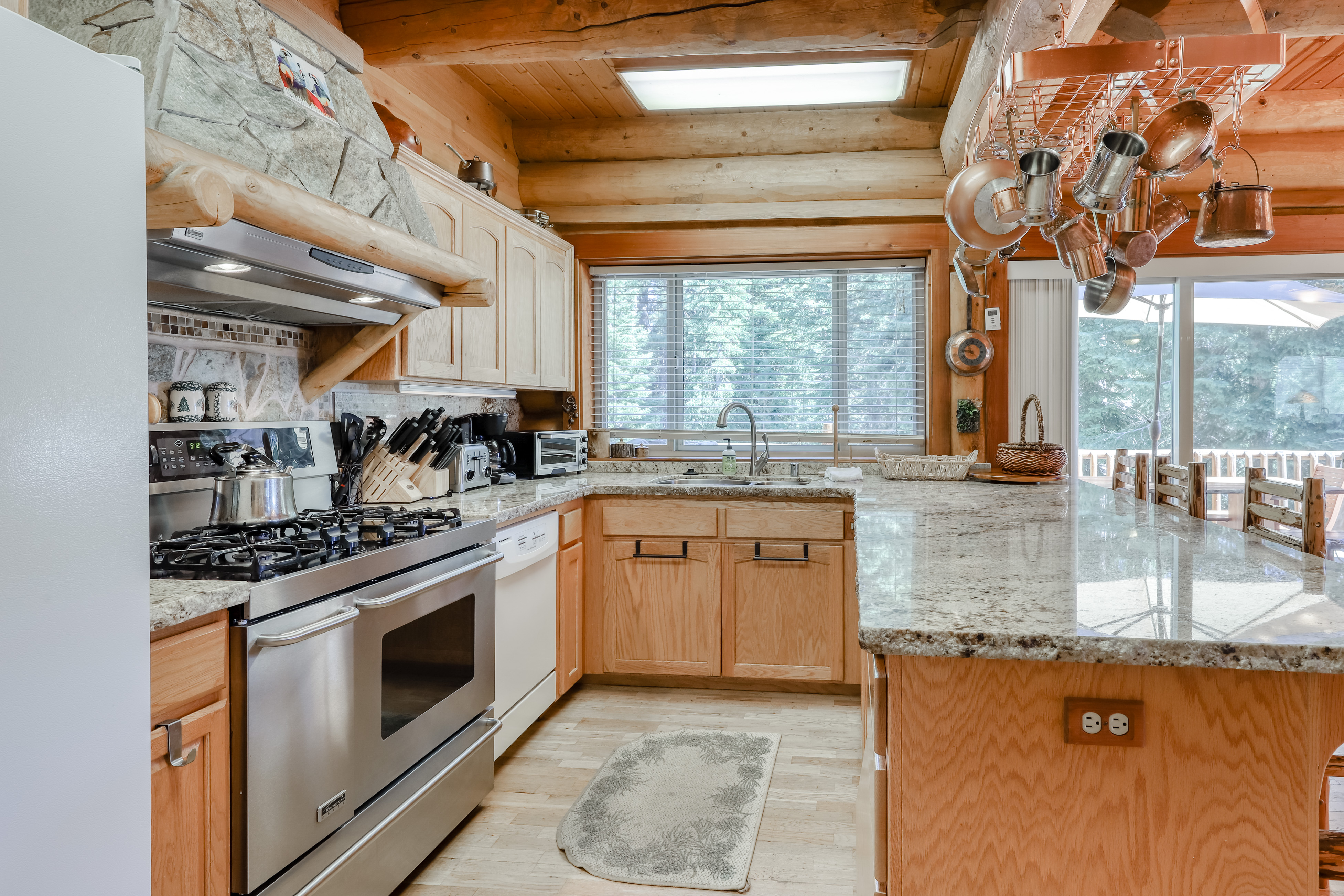 Yosemite Area Home 984889