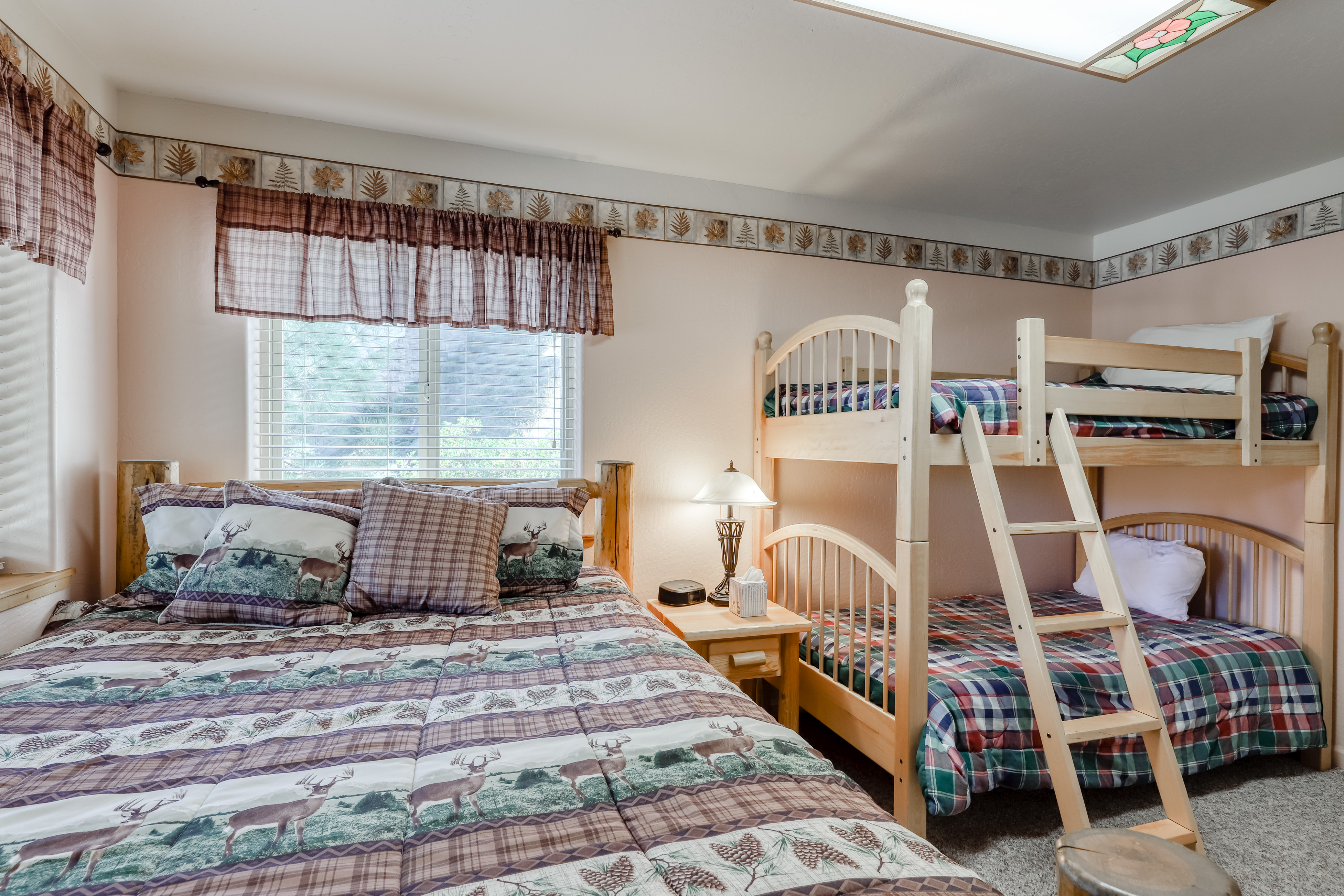 Yosemite Area Home 984889