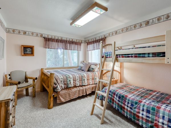 Yosemite Area Home 984889