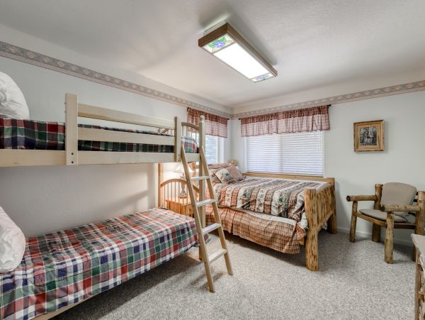 Yosemite Area Home 984889
