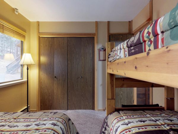 Yosemite Area Home 984893