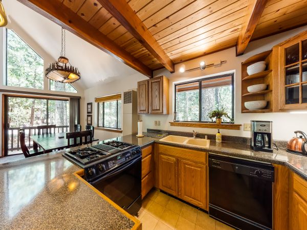 Yosemite Area Home 984898
