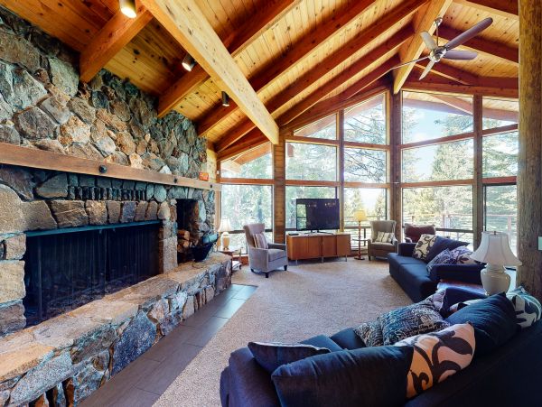 Yosemite Area Home 984899
