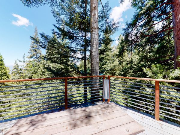 Yosemite Area Home 984899