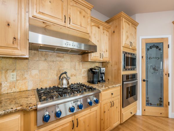 Luxury Shaver Lake 5 Bedroom Home Movie Room